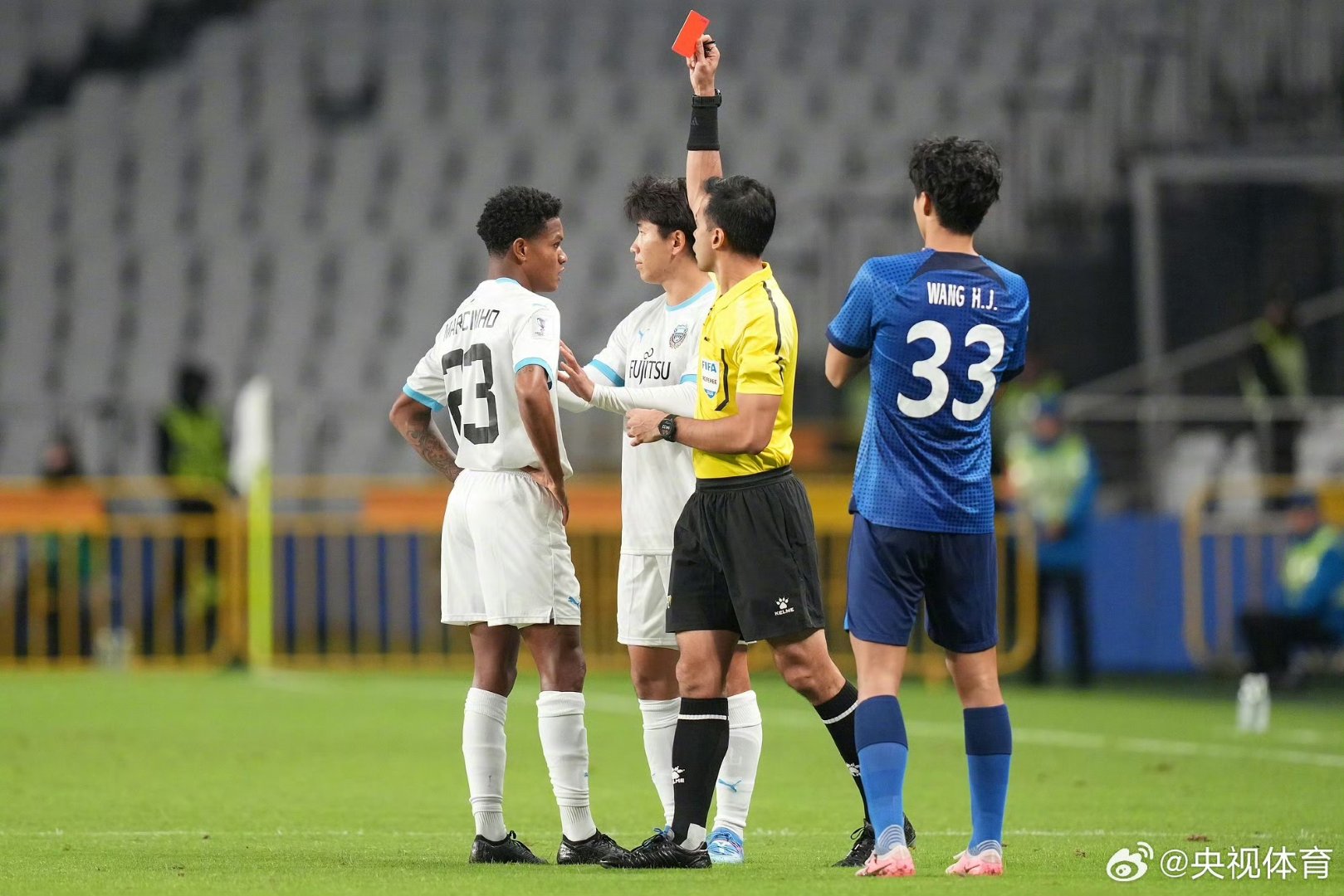 西甲冲刺阶段再迎强敌，上海申花调整名单，主帅态度：球迷炸锅，更衣室氛围转暖的简单介绍